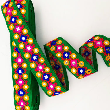Green Multicoloured Indian Mirror Trim, Kutch Embroidered Navratri Garba Dress Trim Bridal Lace, Indian Sari Border 35 mm Wide Trim Per Yard